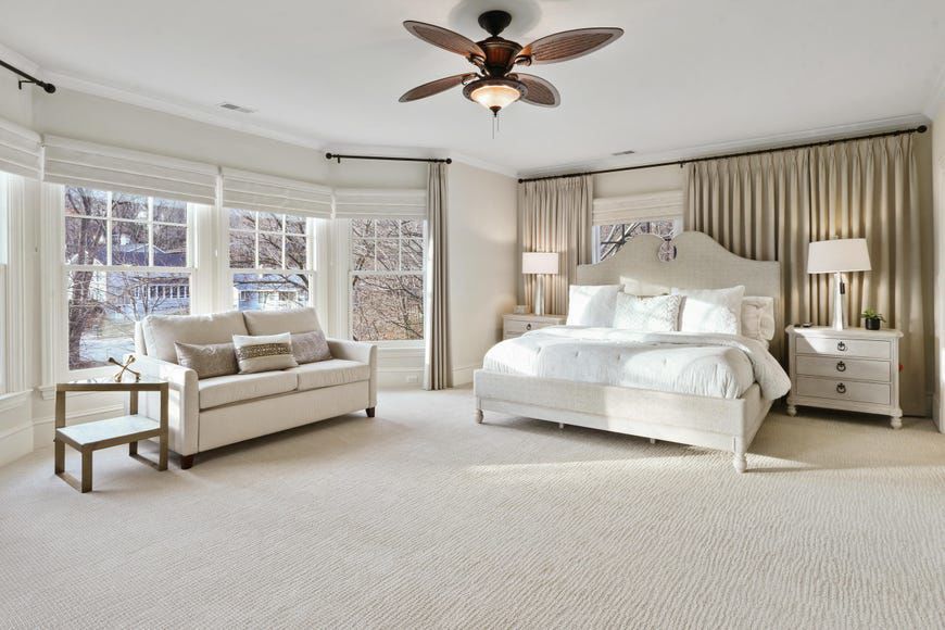Second upstairs bedroom